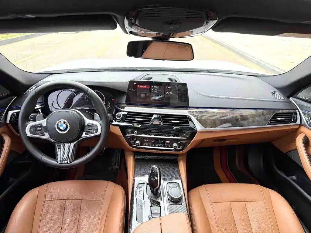 BMW 5 Series — миниатюра 7