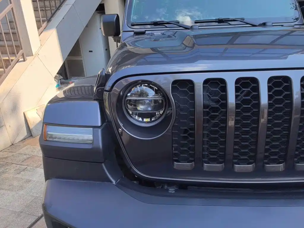 Jeep Wrangler PHEV — миниатюра 7