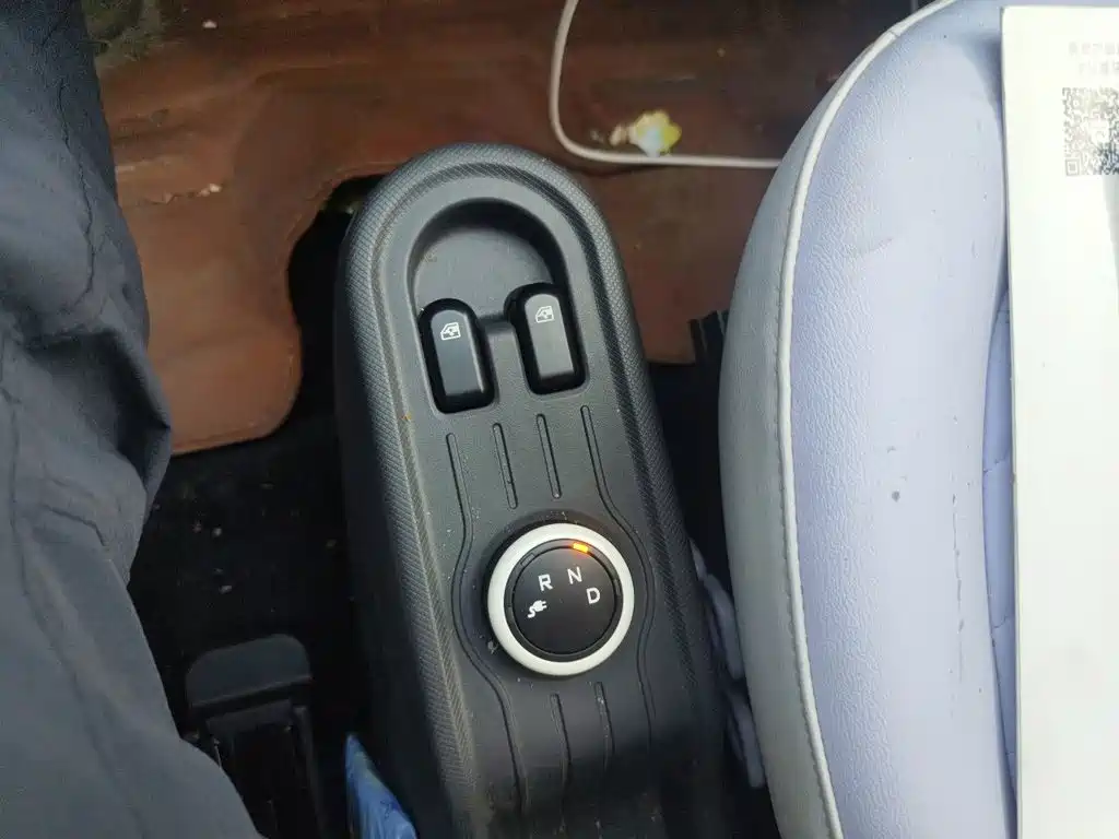 Wuling MINIEV — миниатюра 10
