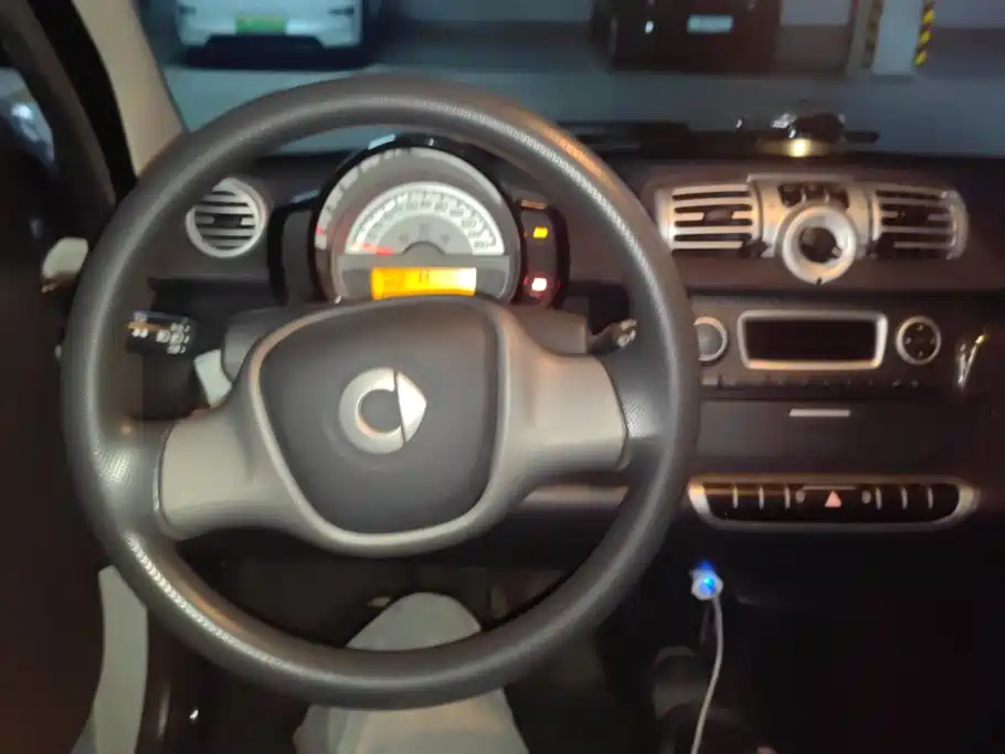 smart Smart Fortwo — миниатюра 12
