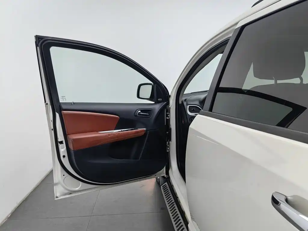 Dodge Journey — миниатюра 8