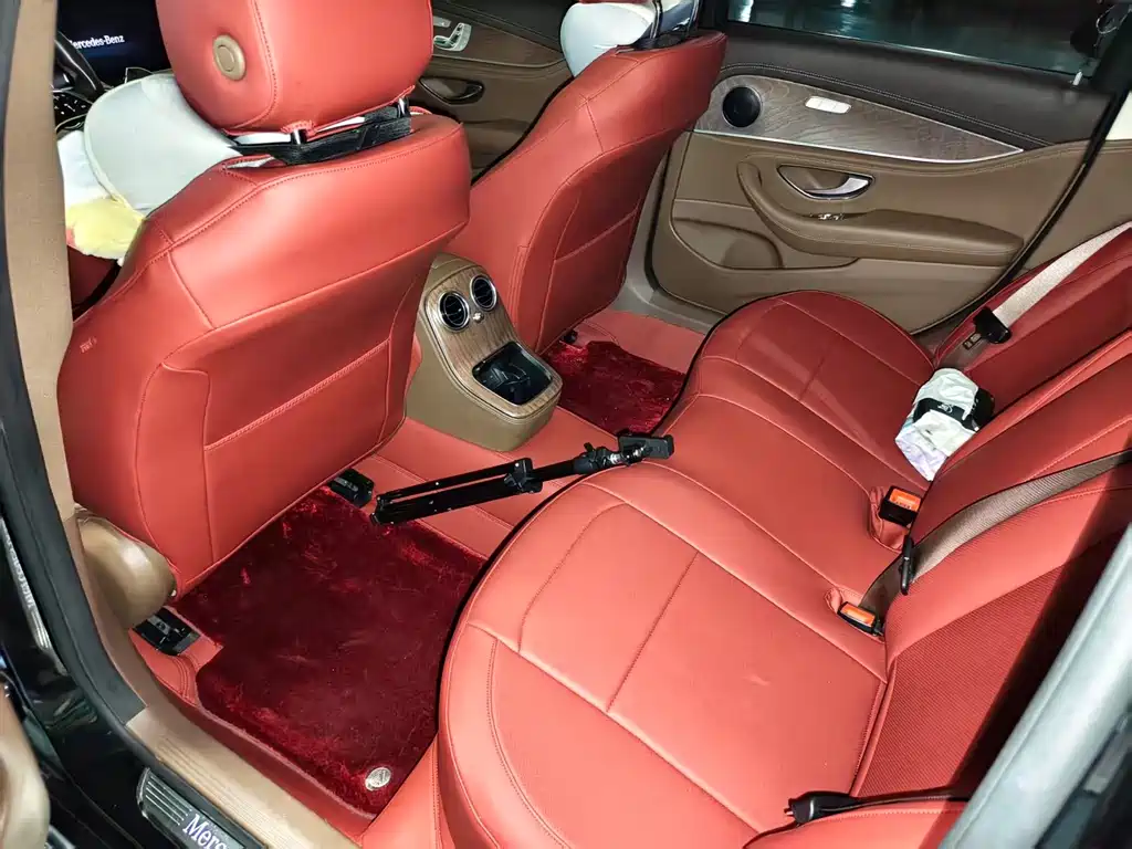 Mercedes-Benz E-Class — миниатюра 10