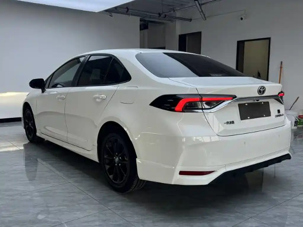 Toyota Corolla — миниатюра 5