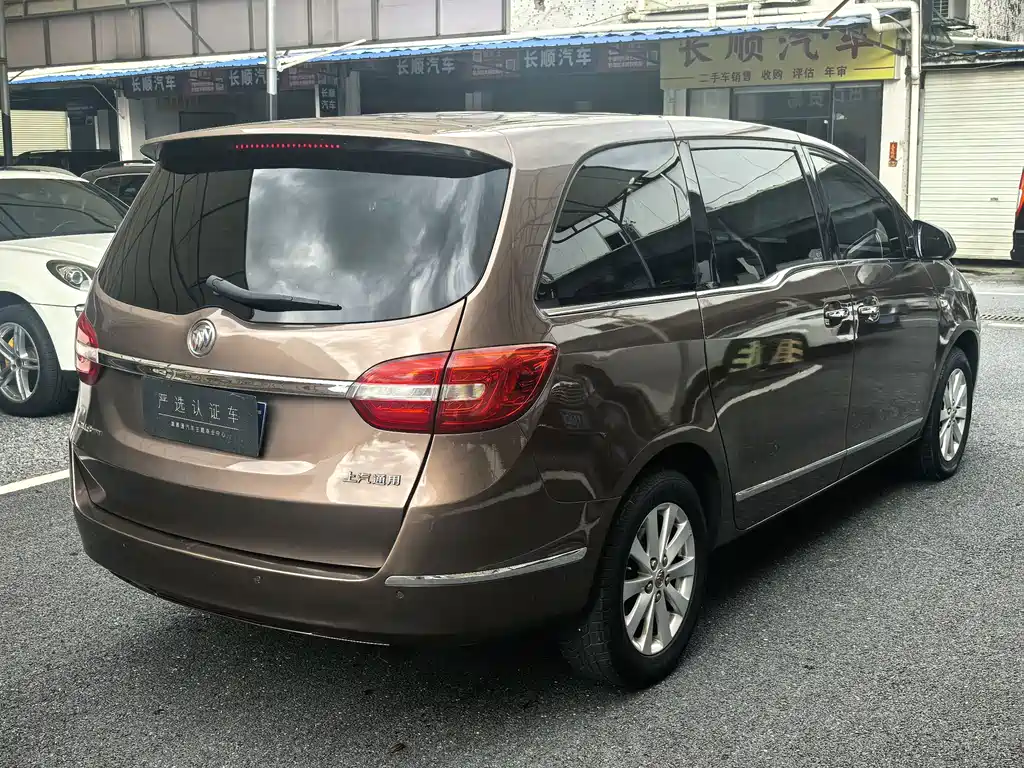 Buick GL8 — миниатюра 2