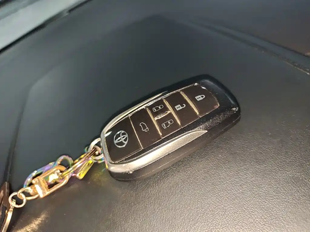 Toyota Alphard — миниатюра 9