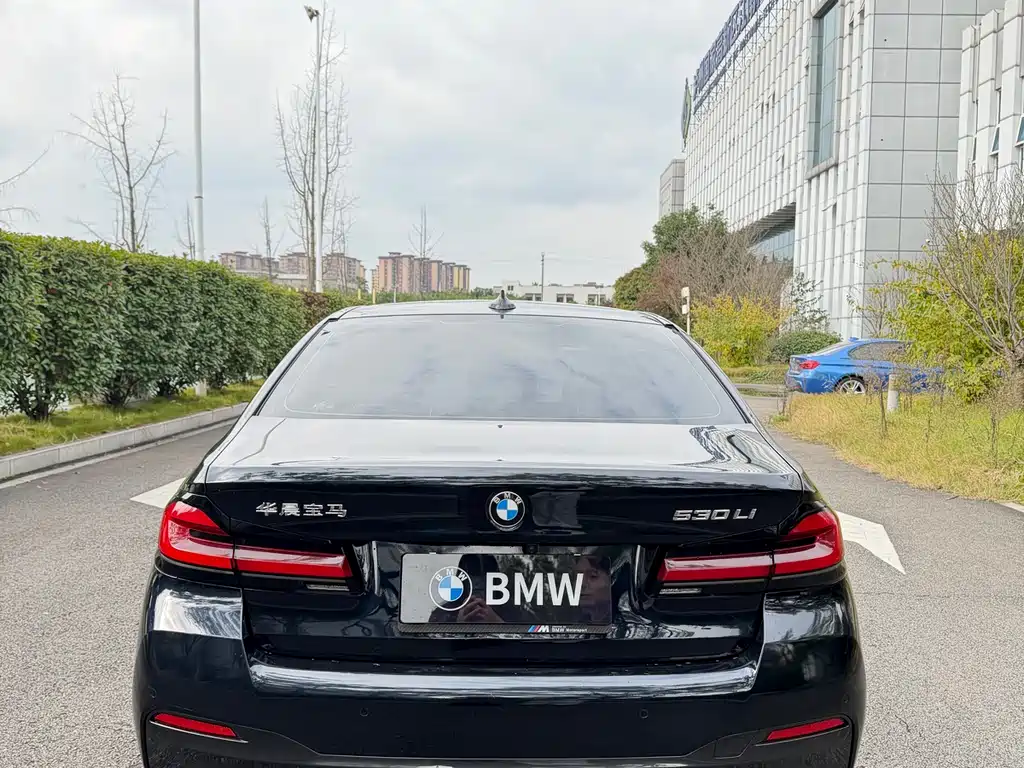 BMW 5 SERIES