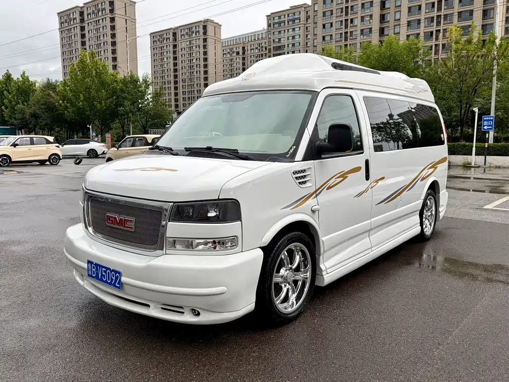 GMC Savana — миниатюра 3