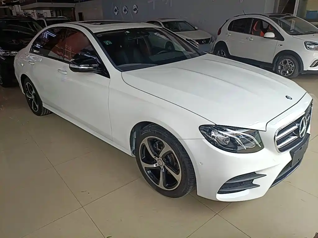 Mercedes-Benz E-Class — миниатюра 4