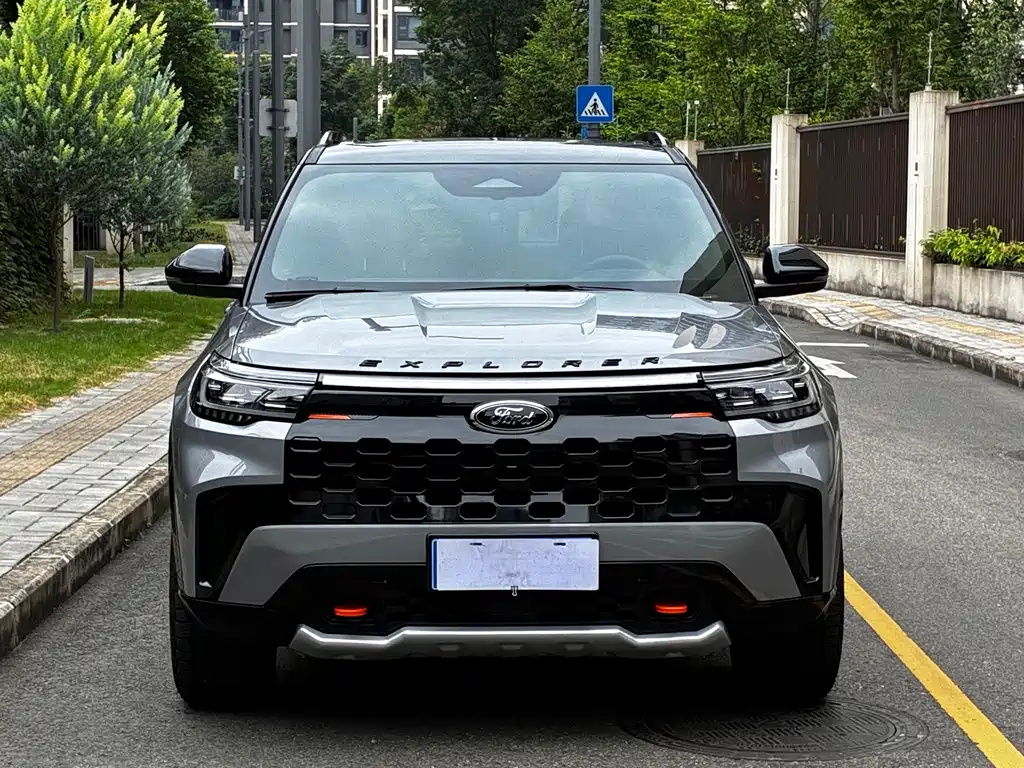 Ford Explorer — миниатюра 2