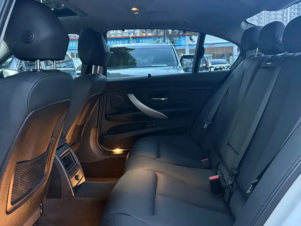 BMW 3 Series — миниатюра 13