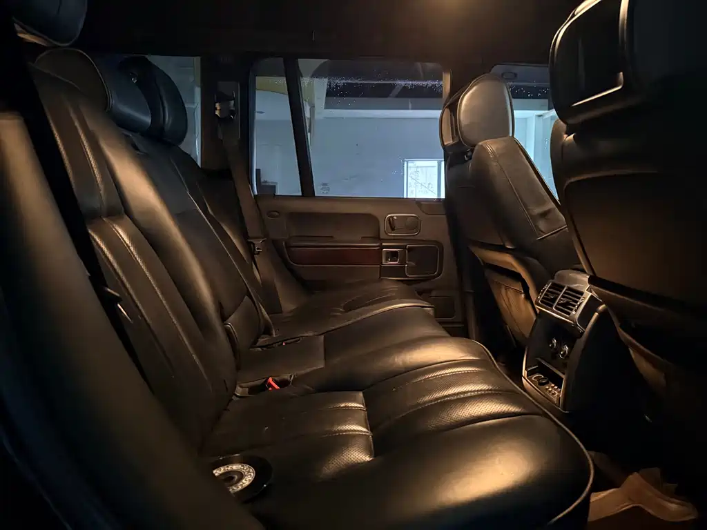 Land Rover Range Rover — миниатюра 8