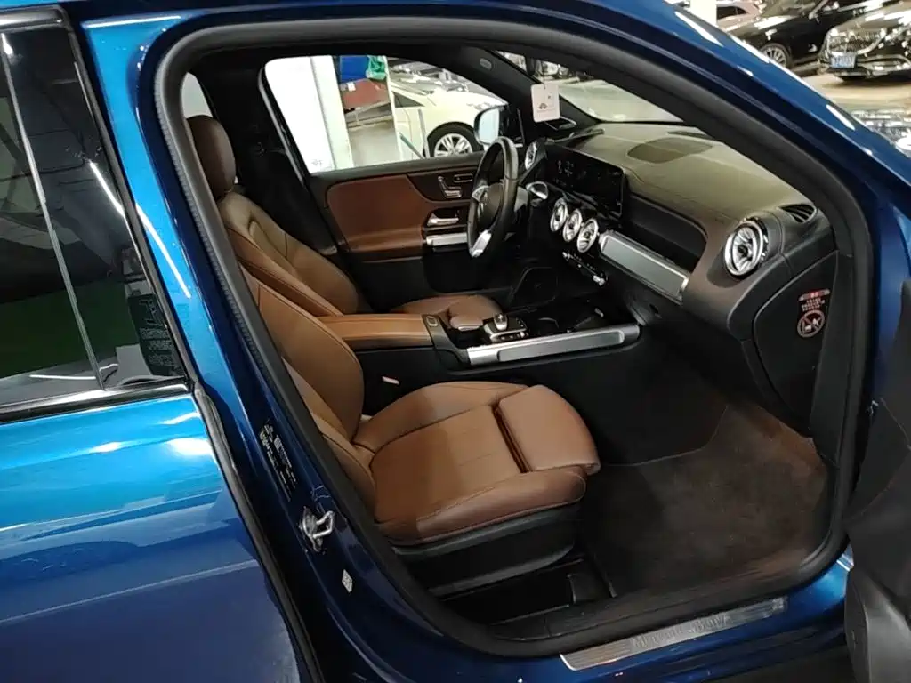 Mercedes-Benz GLB — миниатюра 25