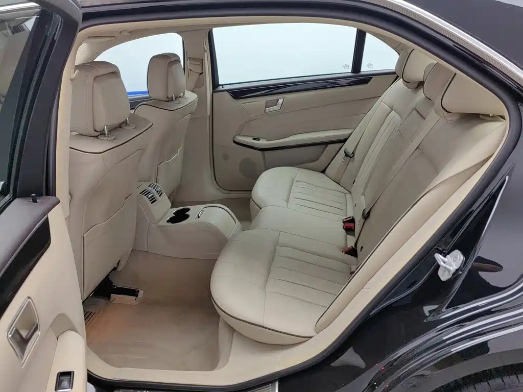 Mercedes-Benz E-Class — миниатюра 15