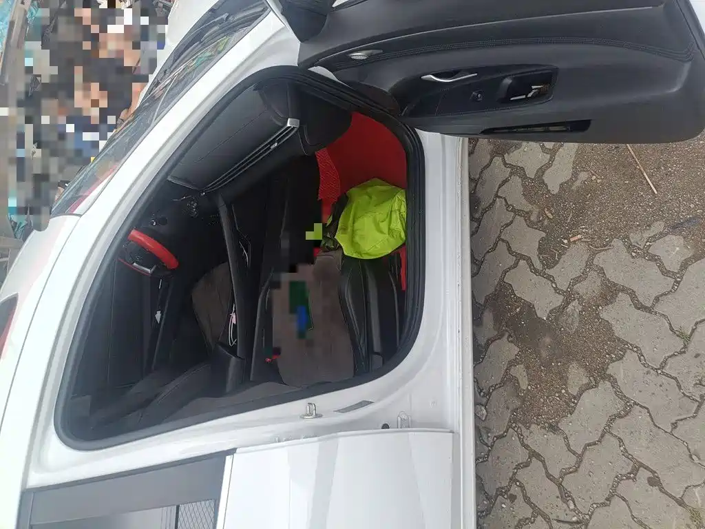 Hyundai Elantra — миниатюра 19