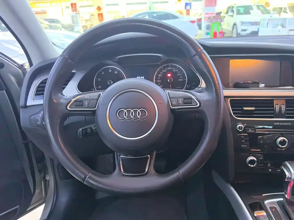 Audi A4L — миниатюра 11