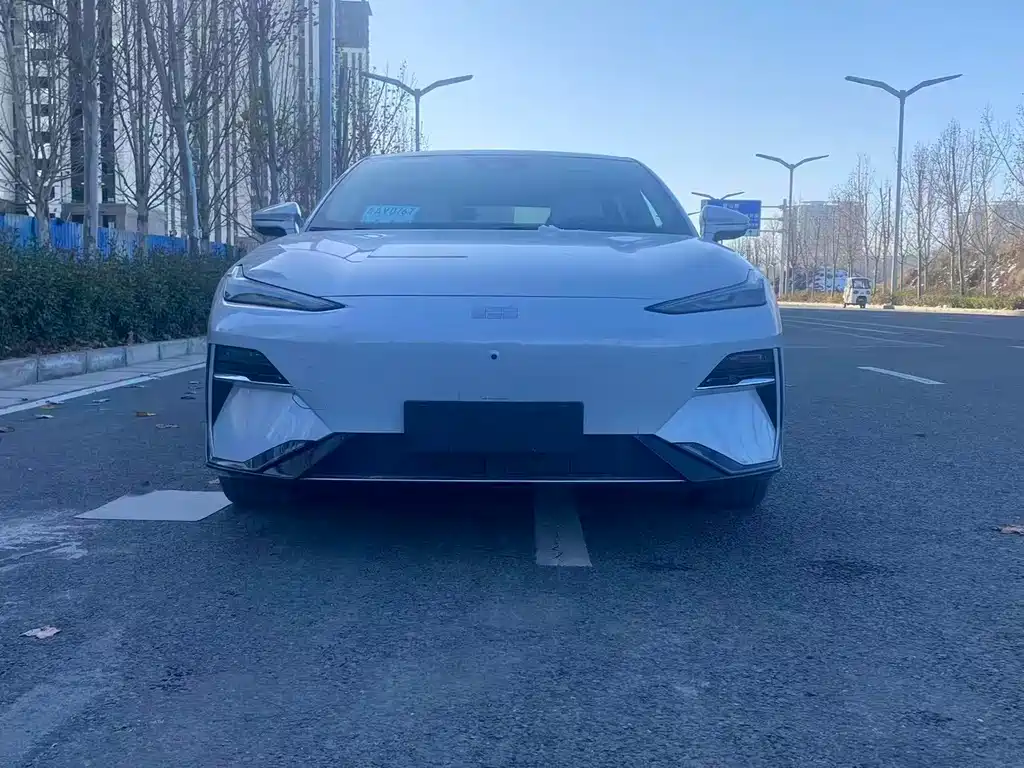 GEELY GALAXY GALAXY E8