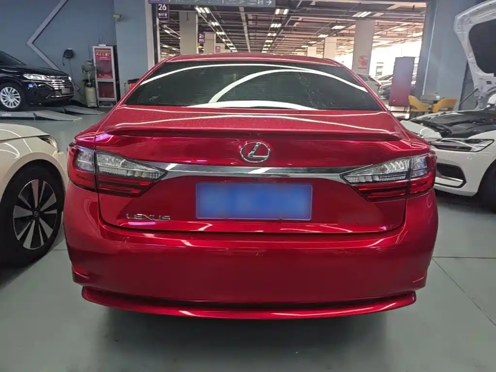 Lexus ES — миниатюра 6