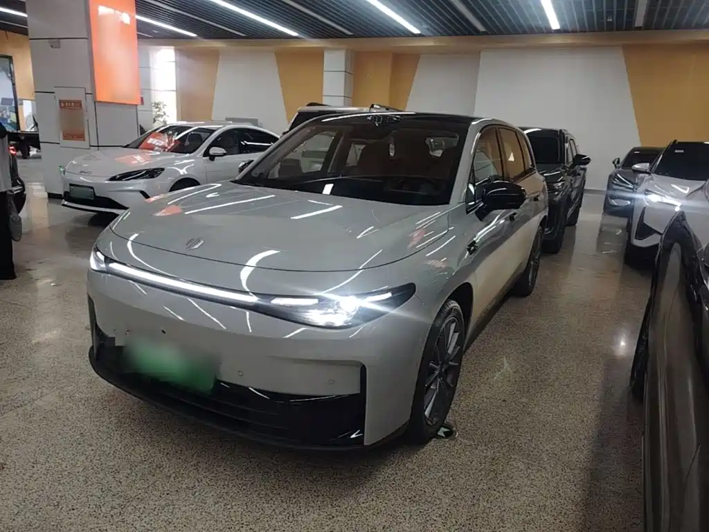Leapmotor Leapmotor C10 — миниатюра 2