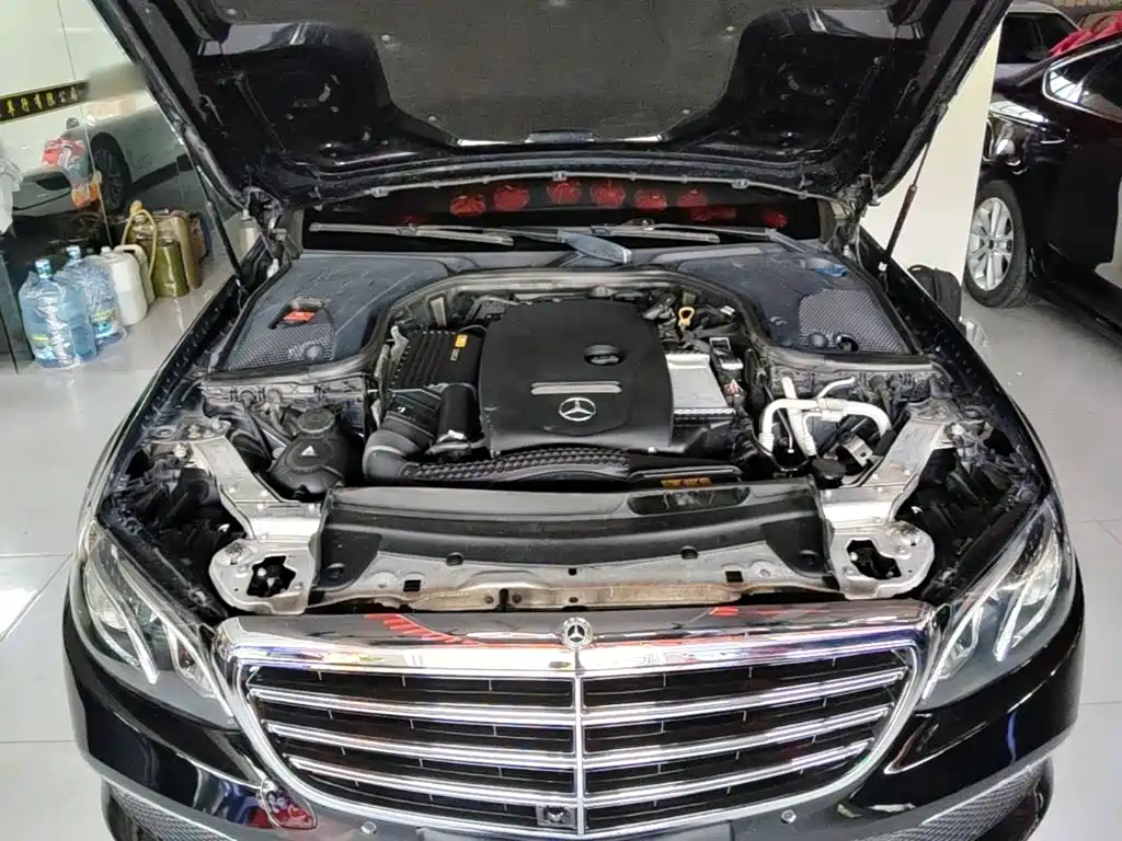 Mercedes-Benz E-Class — миниатюра 16