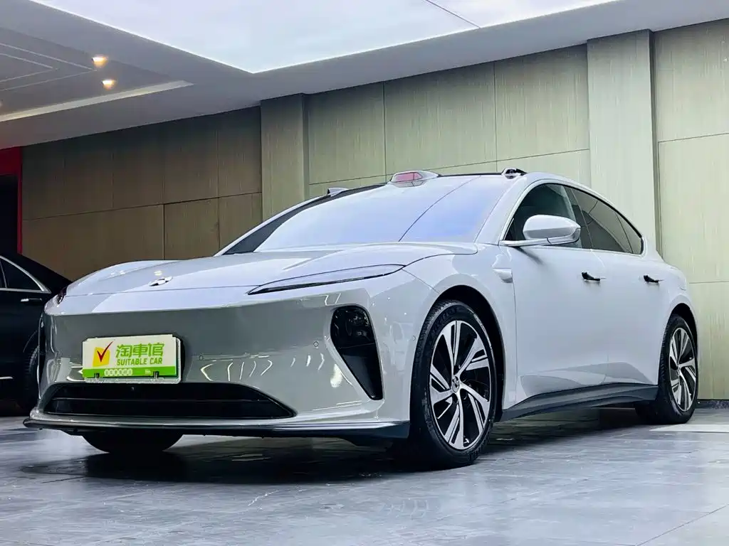 NIO ET5