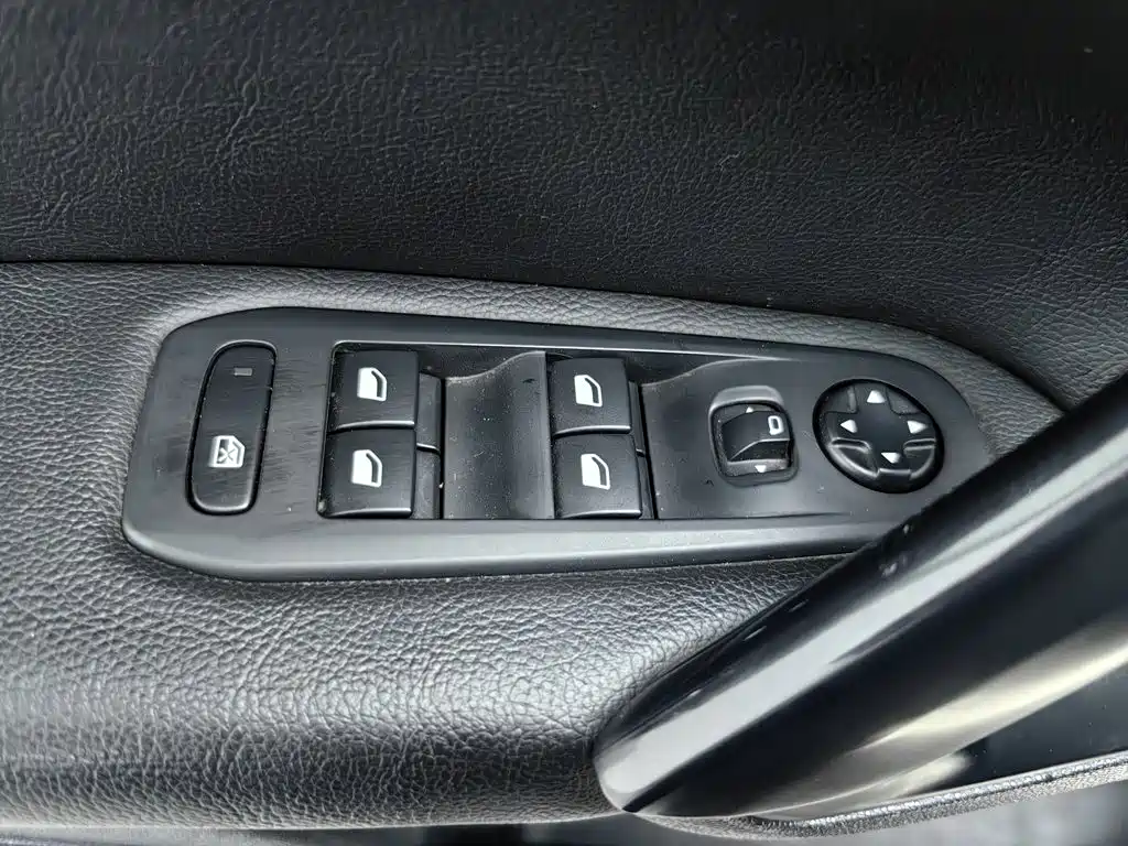 Peugeot 408 — миниатюра 9