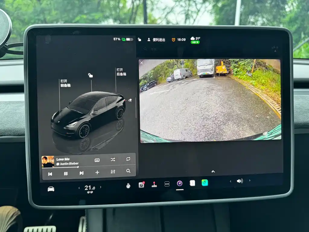 Tesla Model Y — миниатюра 13