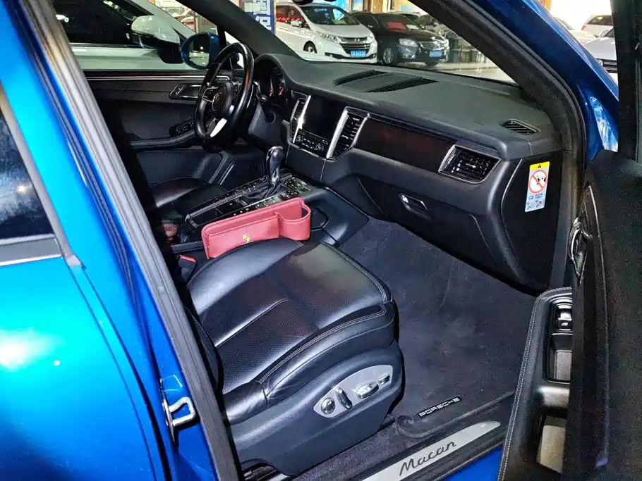 Porsche Macan — миниатюра 8