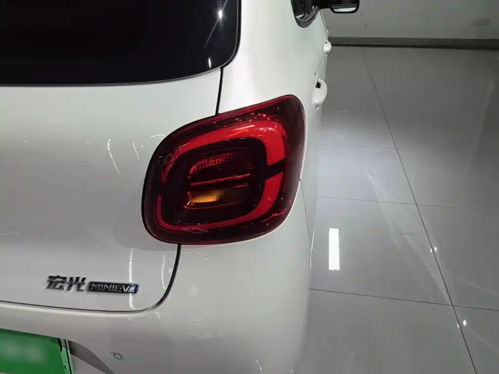 Wuling MINIEV — миниатюра 8