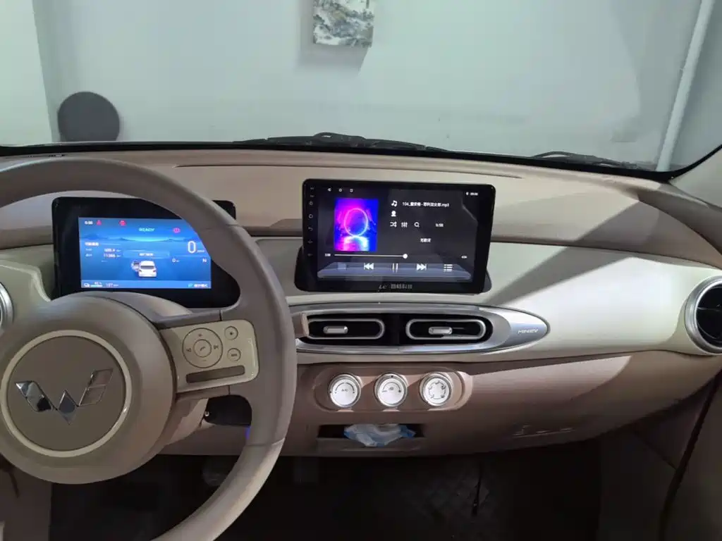 Wuling MINIEV — миниатюра 13