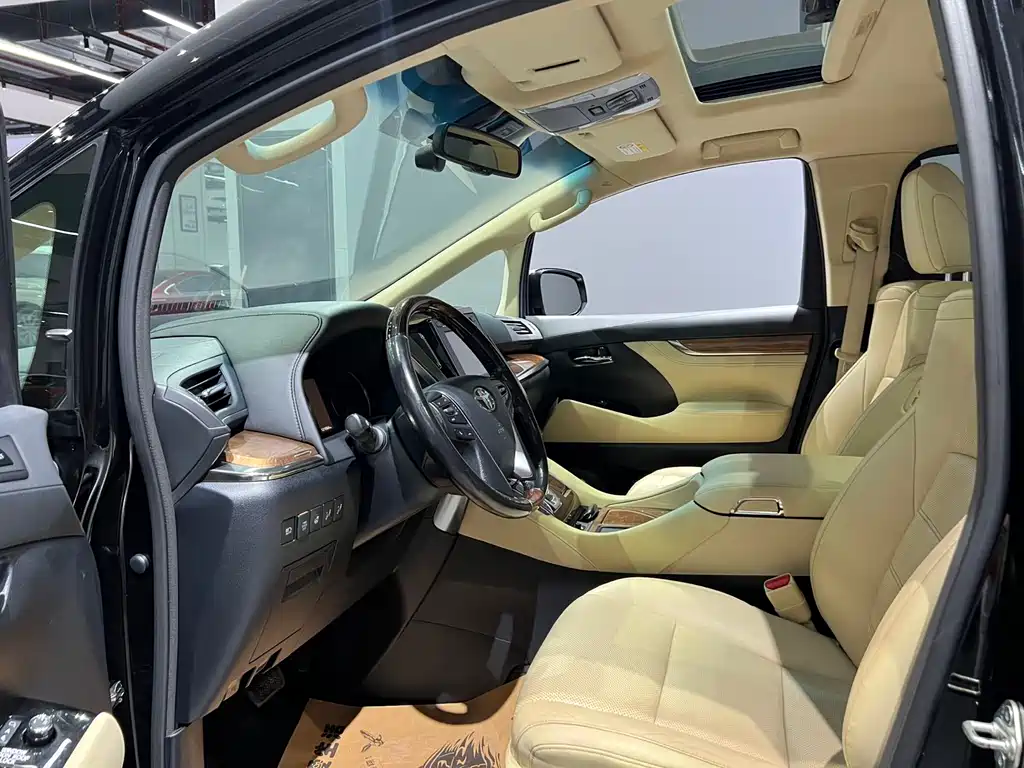 Toyota Alphard 2015 3.5L Luxury