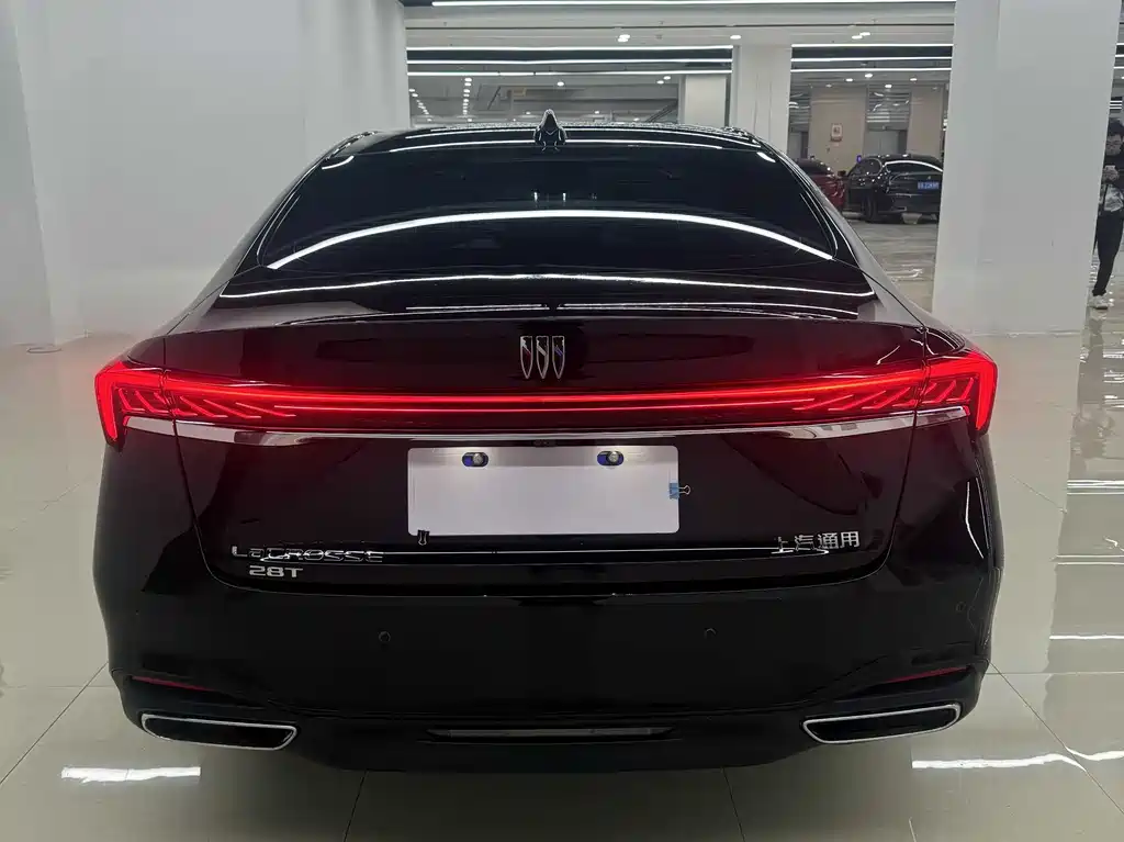 Buick LaCrosse 2025 28T Platinum