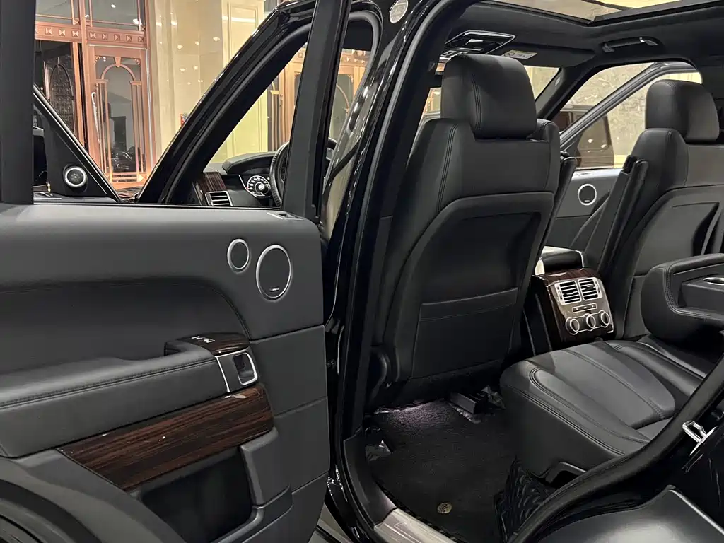 Land Rover Range Rover — миниатюра 11