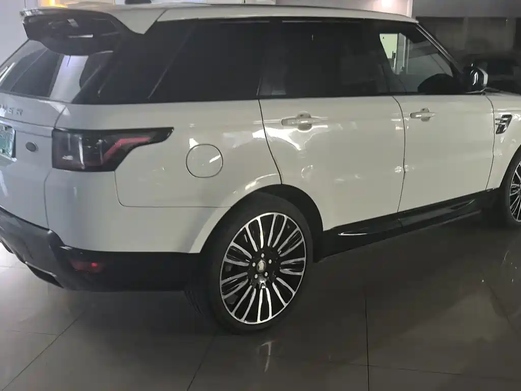 Land Rover Sport PHEV — миниатюра 5