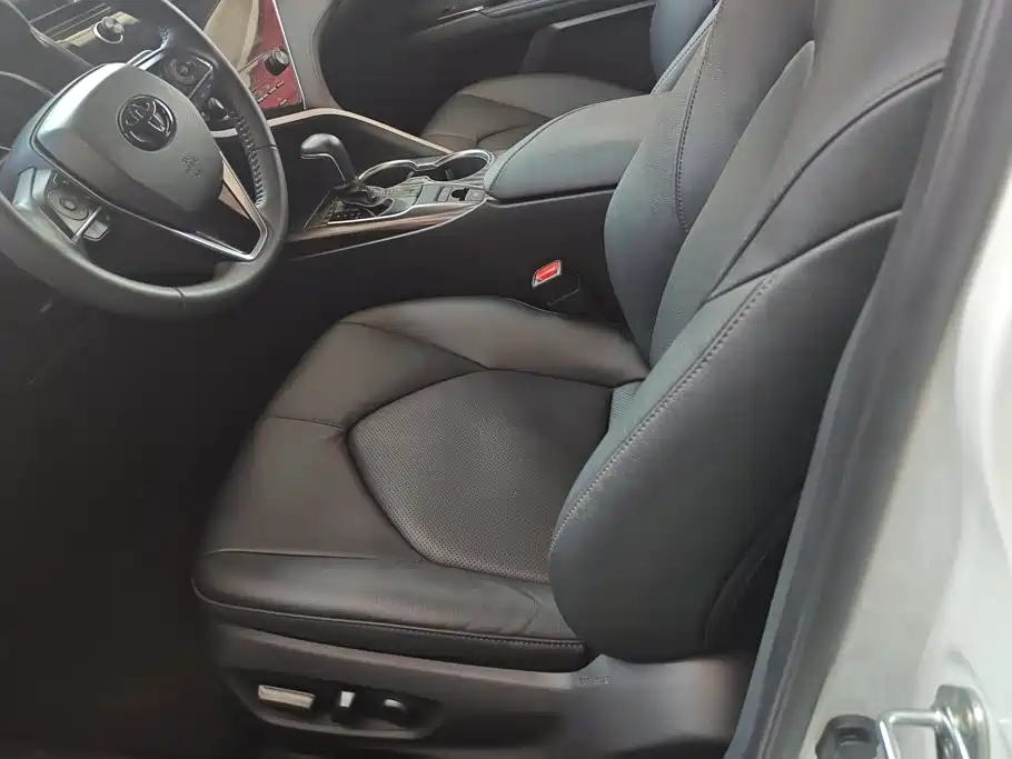 Toyota Camry — миниатюра 9