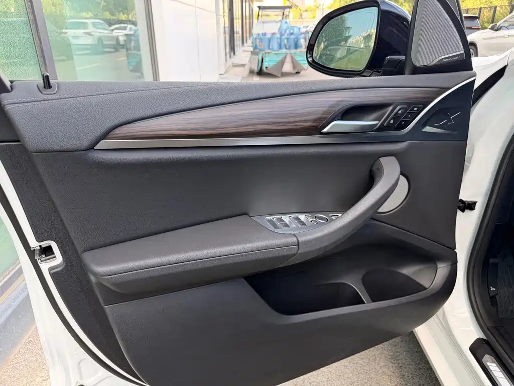 BMW X3 — миниатюра 11