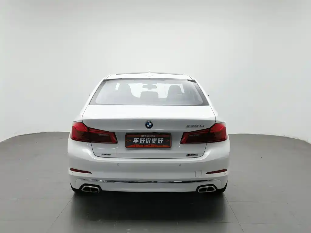 BMW 5 Series — миниатюра 4