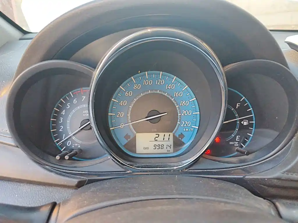 Toyota Yaris L — миниатюра 7