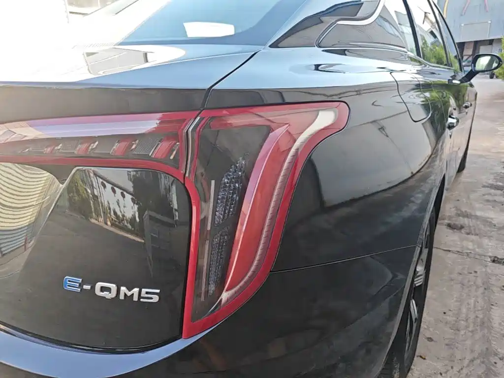 Hongqi Hongqi E-QM5 — миниатюра 8