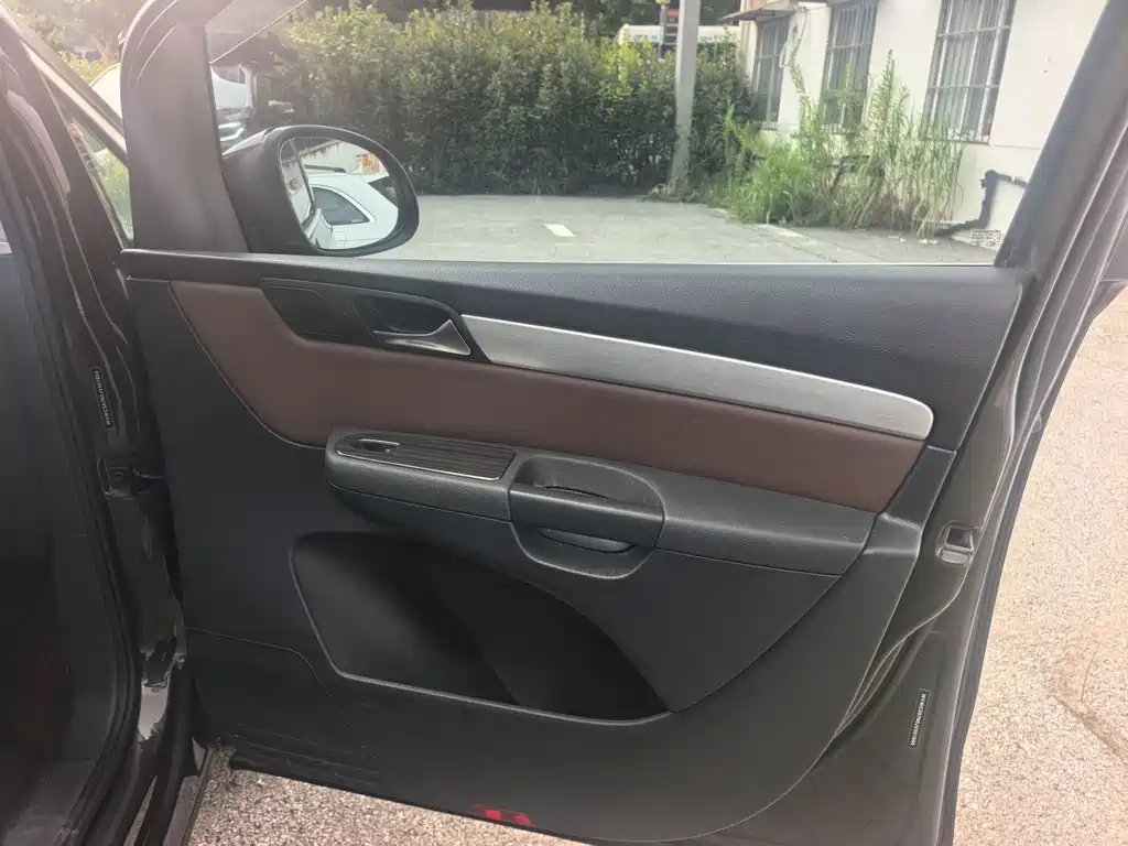 Volkswagen Sharan — миниатюра 9