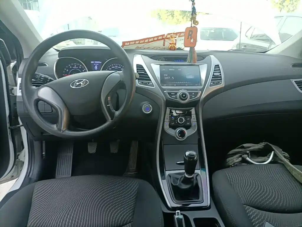 Hyundai Elantra Langdong — миниатюра 10