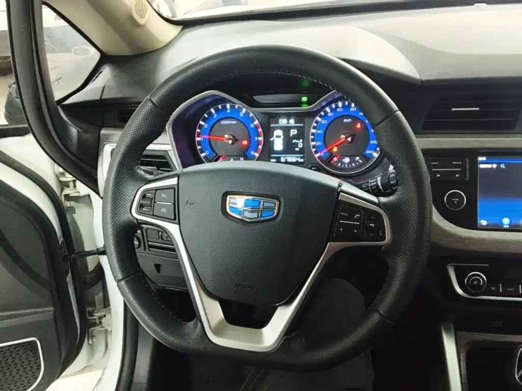 Geely Vision X3 — миниатюра 7