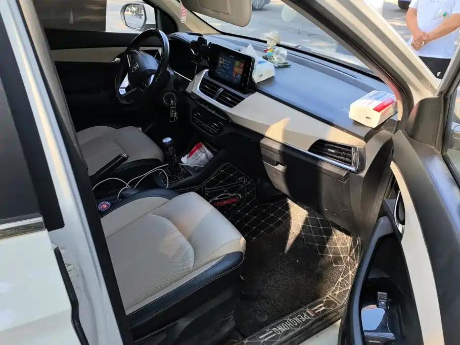 Baojun 360 — миниатюра 8