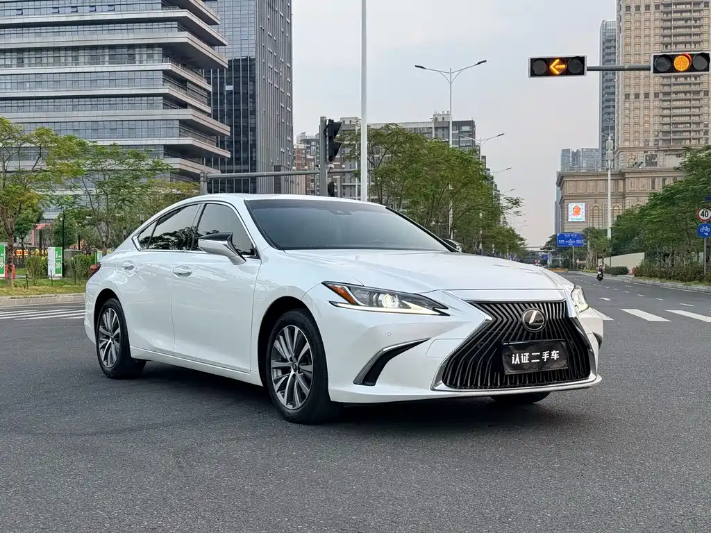 Lexus ES — миниатюра 3