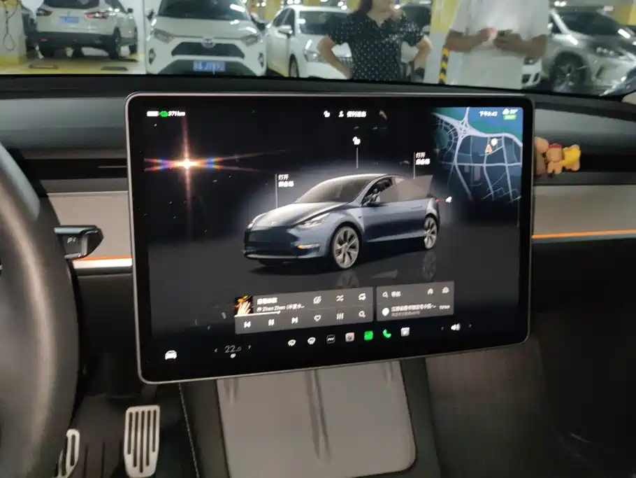 Tesla Model Y — миниатюра 13