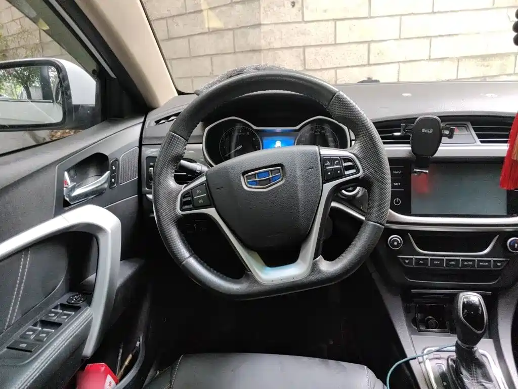 Geely Emgrand — миниатюра 7
