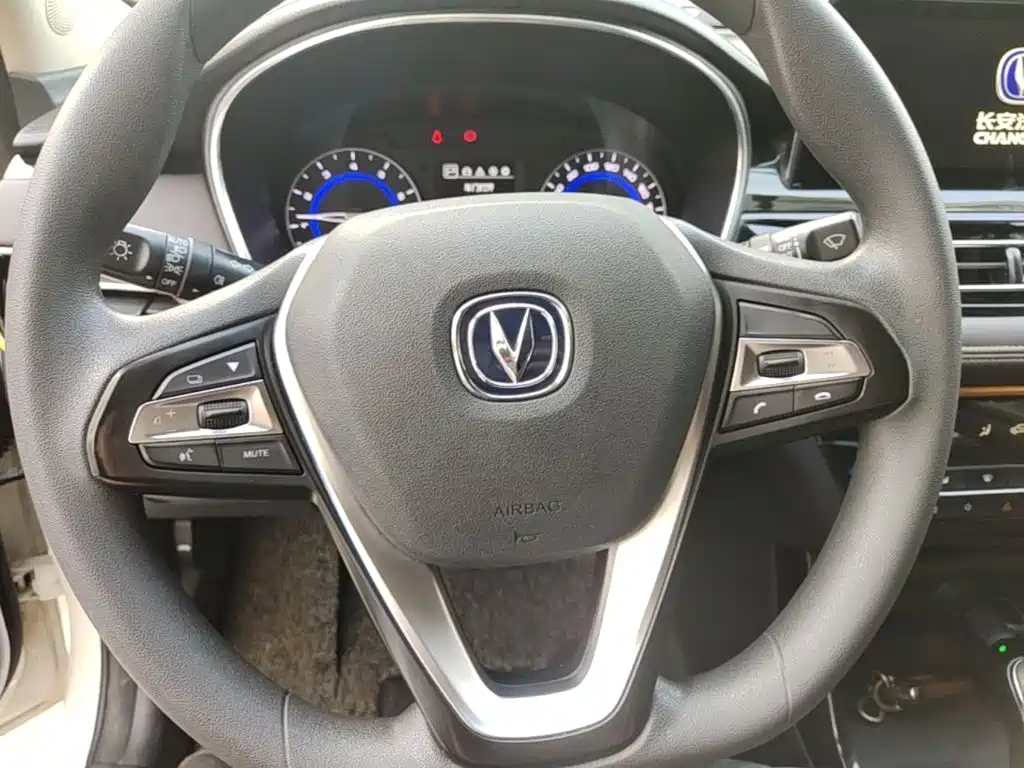Changan Eado DT — миниатюра 7