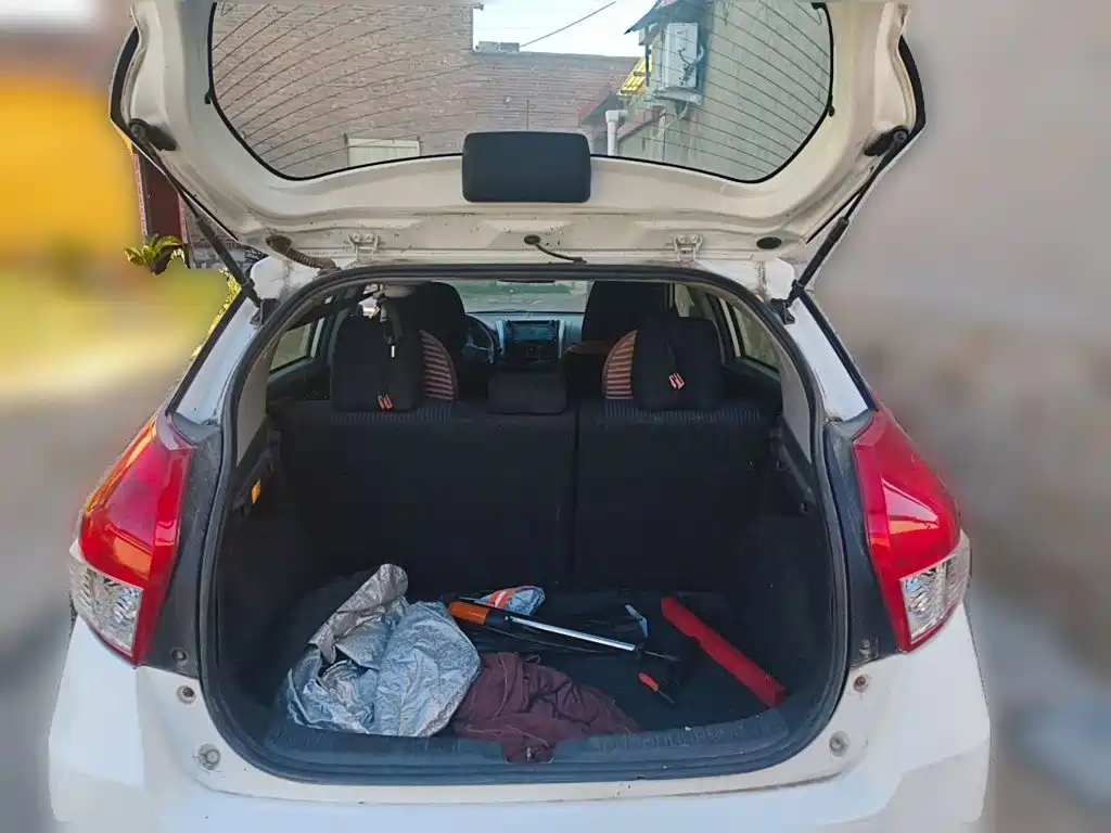 Toyota Yaris L — миниатюра 15