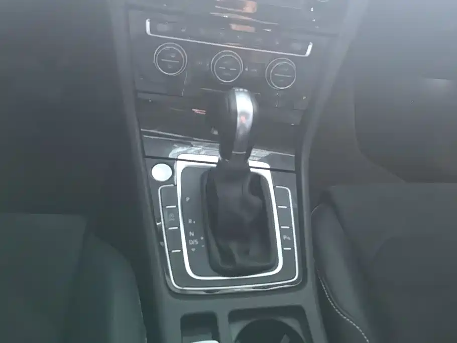 Volkswagen Golf — миниатюра 16
