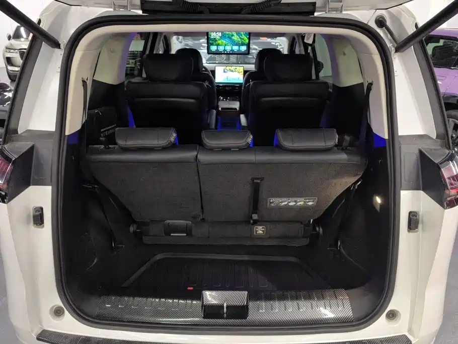 GAC Motor 传祺E8 PHEV — миниатюра 4