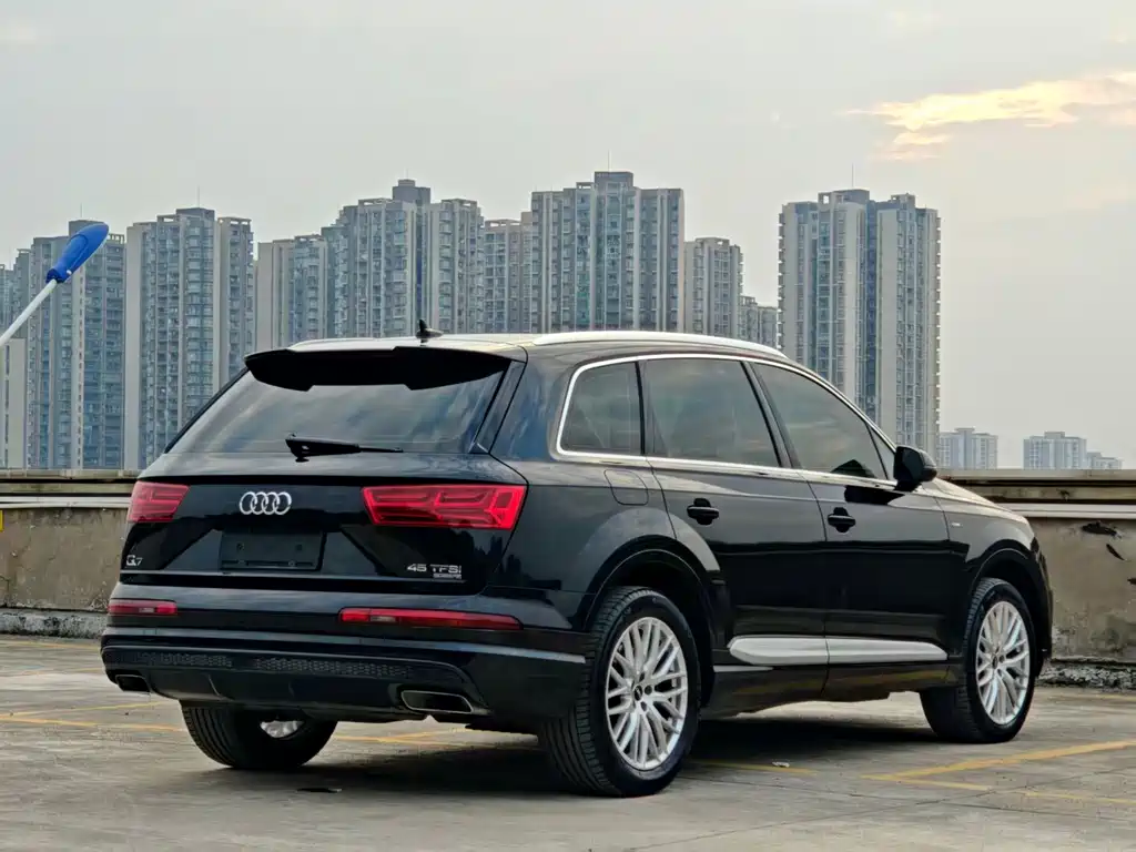 Audi Q7 — миниатюра 21